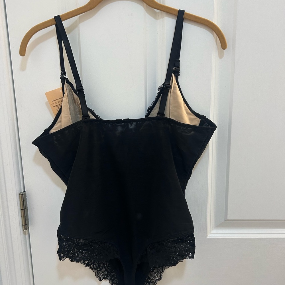 BNWT Popilush Black Lace Bodysuit L with Free Cream Lace Cover M - Picture 3 of 3